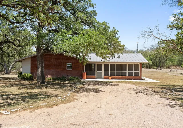 Photo 4 of Single family home for sale at 2942 Ranch Rd 2766, Johnson City, TX 78636 | MLS# 9117011 | Listing updated on 2026-07-22