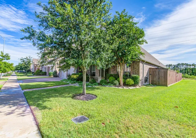 2nd image of 613 East Fork, Webster, TX 77598 | MLS# 4707856