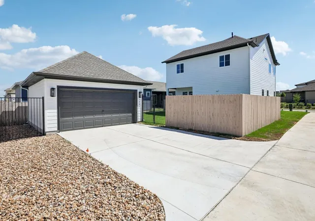 Photo 2 of Sale Pending at 7501 Boyd Hvn Dr, Austin, TX 78744 | MLS# 3327053 | Listing updated on 2026-10-13