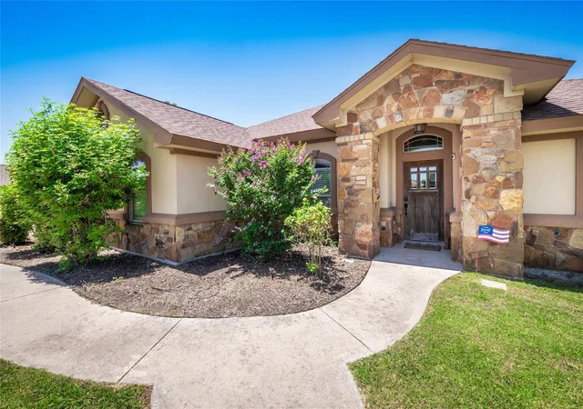 Photo 1 of Single family home for sale at 213 Sarahs Ln, Liberty Hill, TX 78642 | MLS# 7059556 | Listing updated on 2026-08-26
