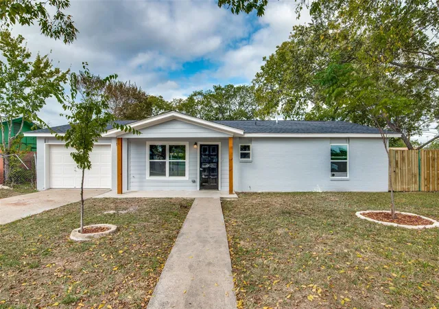 Photo 3 of Single family home for sale at 500 Lockwood St, San Marcos, TX 78666 | MLS# 1156355 | Listing updated on 2026-07-29