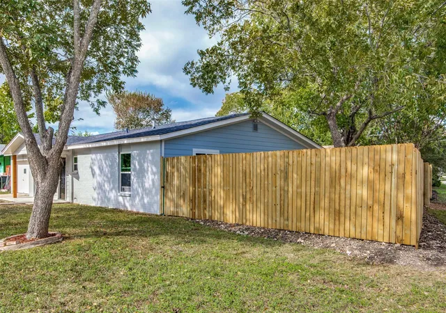 Photo 3 of Single family home for sale at 500 Lockwood St, San Marcos, TX 78666 | MLS# 1156355 | Listing updated on 2026-07-29