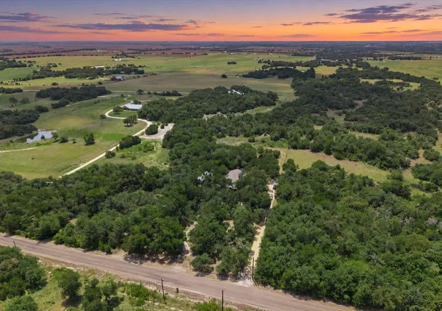 Photo 4 of Single family home for sale at 2150 124 County Rd, Georgetown, TX 78626 | MLS# 5902022 | Listing updated on 2026-10-27