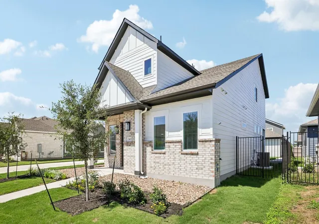 Photo 3 of Single family home for sale at 7407 Boyd Hvn Dr, Austin, TX 78744 | MLS# 5120735 | Listing updated on 2026-08-13
