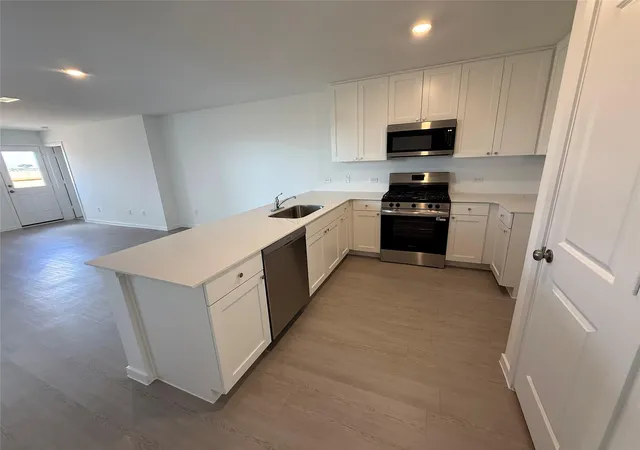 Photo 2 of Single family home for sale at 252 Mets Way, Hutto, TX 78634 | MLS# 4598815 | Listing updated on 2026-09-22