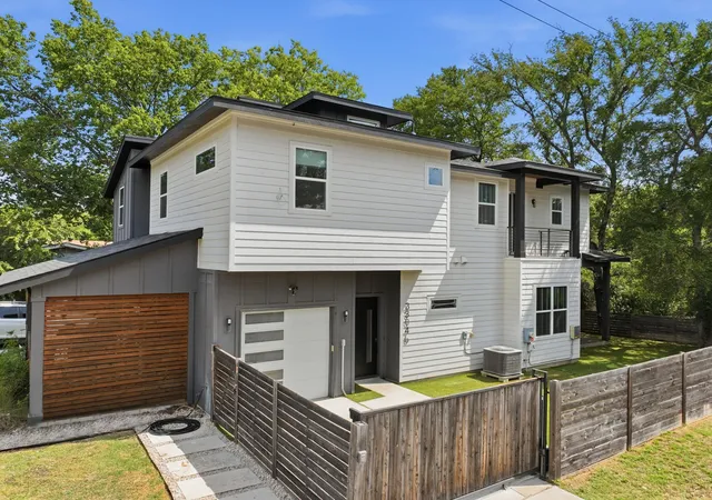 37th image of 3304 E 17th St #B, Austin, TX 78721 | MLS# 1978339