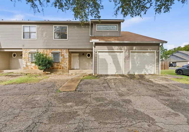 Photo 4 of House for sale at 8811 Schick Rd, Austin, TX 78729 | MLS# 1995583 | Listing updated on 2026-07-31