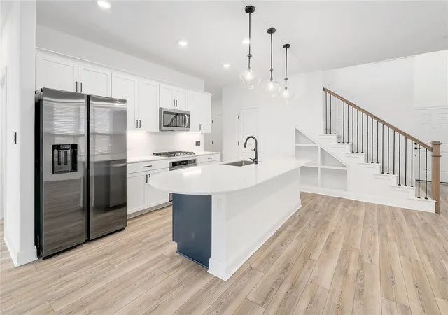 Photo 4 of Single family home for sale at 825 Olinda Way, Liberty Hill, TX 78642 | MLS# 4913345 | Listing updated on 2026-10-07