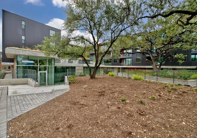 2nd image of 900 S 1St St, Austin, TX 78704