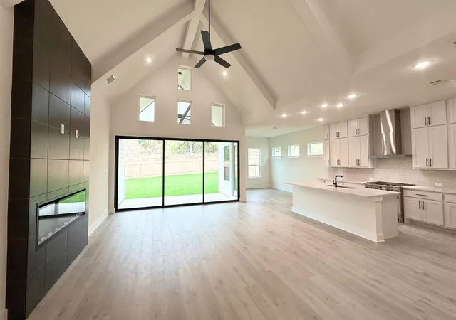 Photo 1 of Single family home for sale at 1517 Shelby Ln, Georgetown, TX 78628 | MLS# 5556371 | Listing updated on 2026-10-04