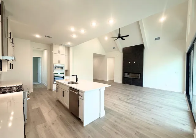 Photo 3 of Single family home for sale at 1517 Shelby Ln, Georgetown, TX 78628 | MLS# 5556371 | Listing updated on 2026-10-04