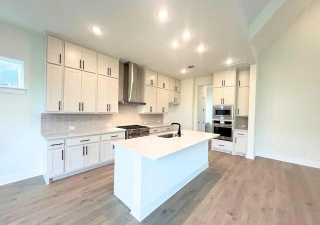 Photo 4 of Single family home for sale at 1517 Shelby Ln, Georgetown, TX 78628 | MLS# 5556371 | Listing updated on 2026-10-04