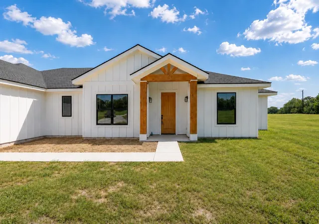 2nd image of 16544 Fm 112, Thrall, TX 76578 | MLS# 4417531