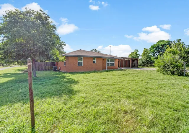 2nd image of 1708 Woodcrest Dr, Granite Shoals, TX 78654 | MLS# 6665373
