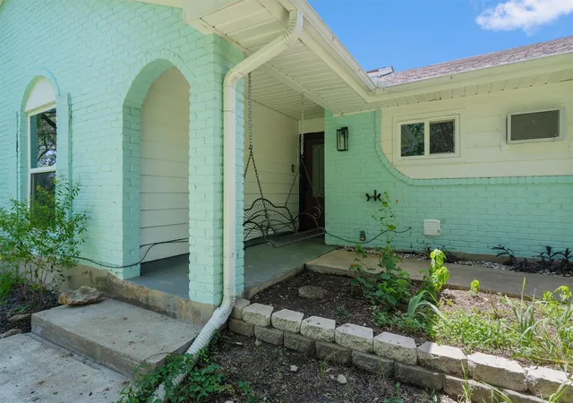 Photo 4 of Single family home for sale at 12904 Arroyo Doble Dr, Manchaca, TX 78652 | MLS# 2040041 | Listing updated on 2026-09-07