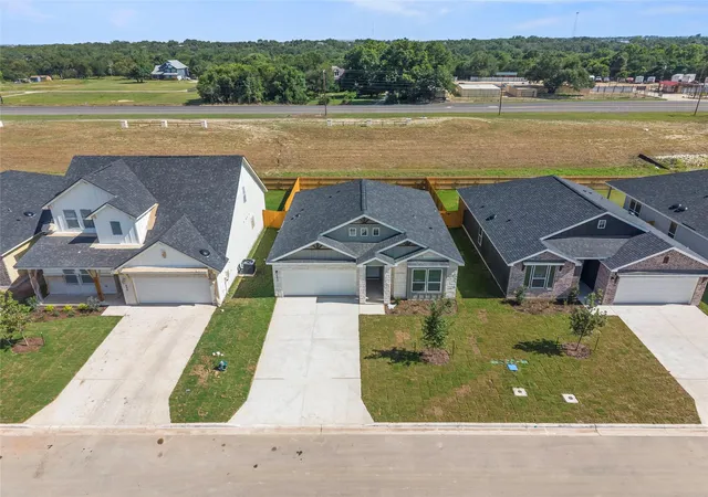Photo 4 of Single family home for sale at 552 Gus Loop, Georgetown, TX 78627 | MLS# 3083245 | Listing updated on 2026-10-09