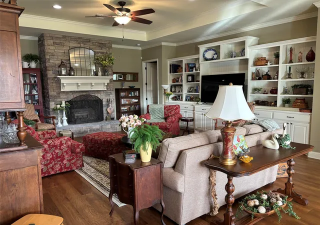 2nd image of 1910 Spanish Moss Dr, College Station, TX 77845 | MLS# 2353396