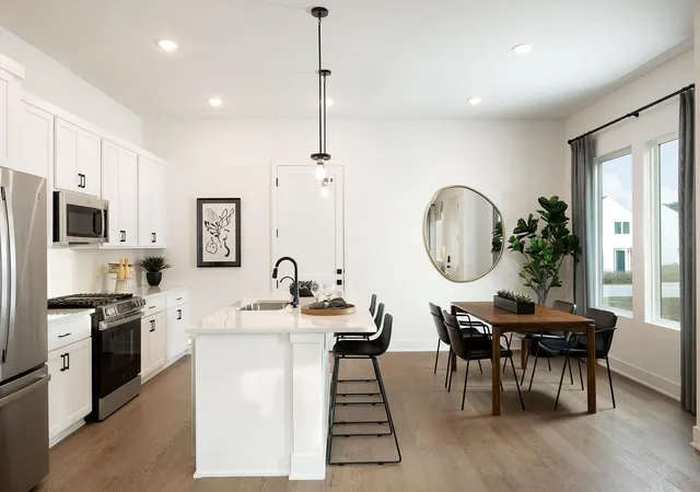 4th image of 8100 Bird Song Cir, Austin, TX 78745 | MLS# 7833713