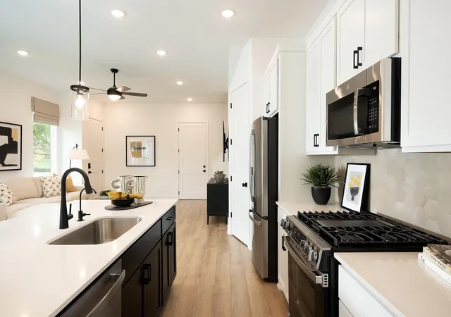 4th image of 8109 Ermis Farm Rd, Austin, TX 78745 | MLS# 7779195