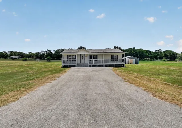 2nd image of 548 Casen St, Dale, TX 78616 | MLS# 8612889