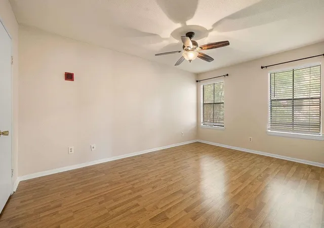 Listing Photo 2 - Condo for sale in building located at 4500 E Oltorf St, Austin, TX 78741 - Unit #C-306