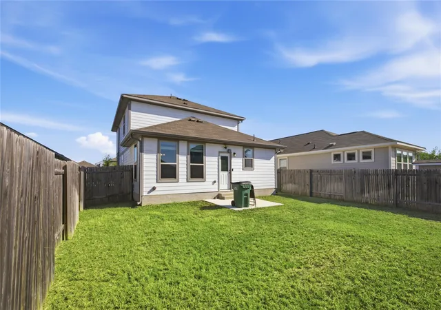 Photo 3 of Single family home for sale at 105 Quiet Man Dr, Jarrell, TX 76537 | MLS# 2321400 | Listing updated on 2026-10-24