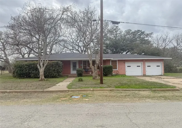 15th image of 729 N Main St, Lexington, TX 78947 | MLS# 7004688