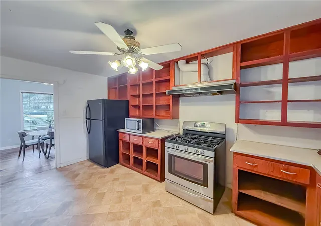 4th image of 729 N Main St, Lexington, TX 78947 | MLS# 7004688