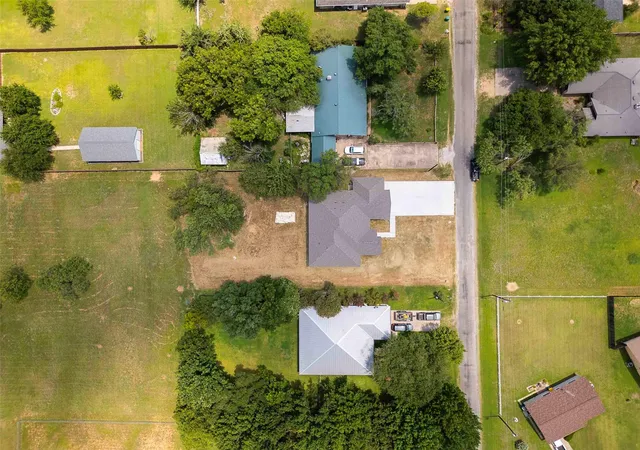 Photo 4 of Sale Pending at 114 Wren St, Marble Falls, TX 78654 | MLS# 2923695 | Listing updated on 2026-09-28