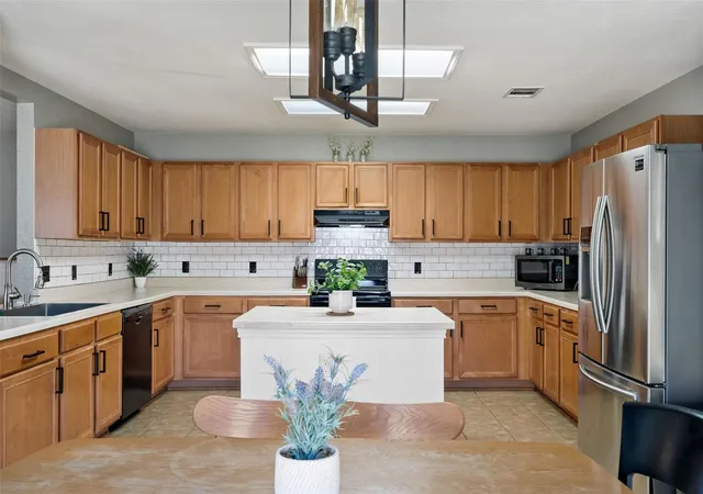 3rd image of 2213 Little Tree Bnd, Cedar Park, TX 78613 | MLS# 7271711