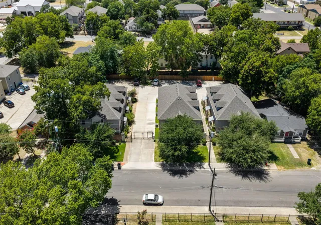 1st image of 2101 S 7th St, Waco, TX 76706 | MLS# 6705860
