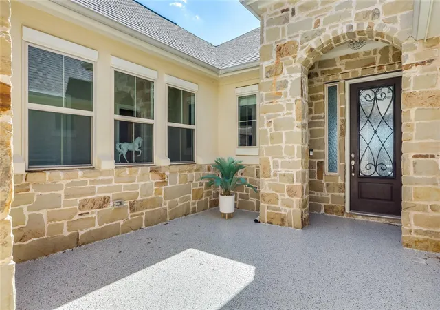 Photo 3 of Single family home for sale at 7430 Pace Ravine Dr, Lago Vista, TX 78645 | MLS# 4063068 | Listing updated on 2026-10-03