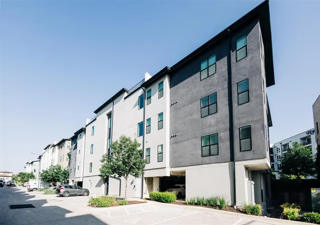 Listing Photo 2 - Condo for sale in building located at 4415 Jackson Ave, Austin, TX 78731 - Unit #4306