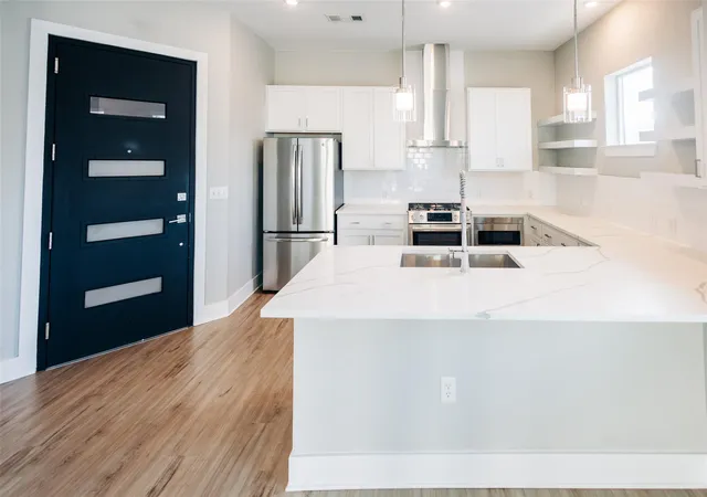 Listing Photo 4 - Condo for sale in building located at 4415 Jackson Ave, Austin, TX 78731 - Unit #4306