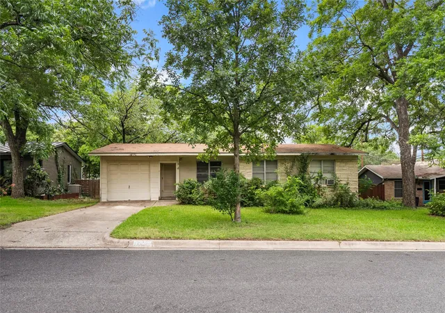 3rd image of 1102 Southwood Rd, Austin, TX 78704 | MLS# 2252367