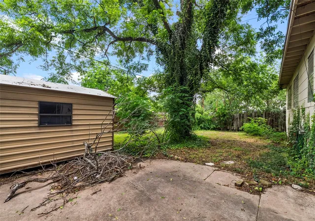 5th image of 1102 Southwood Rd, Austin, TX 78704 | MLS# 2252367