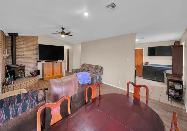 4th image of 9796 E Us Hwy 190, Rogers, TX 76569 | MLS# 8778024