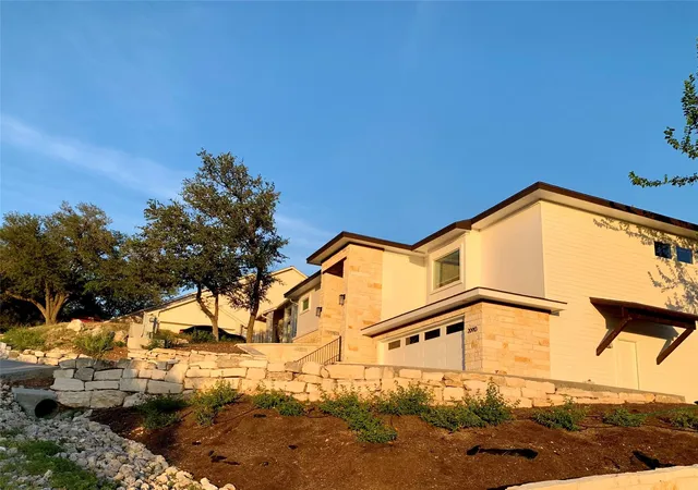 Photo 2 of Single family home for sale at 20913 Nimitz Ave, Lago Vista, TX 78645 | MLS# 9883285 | Listing updated on 2026-08-22
