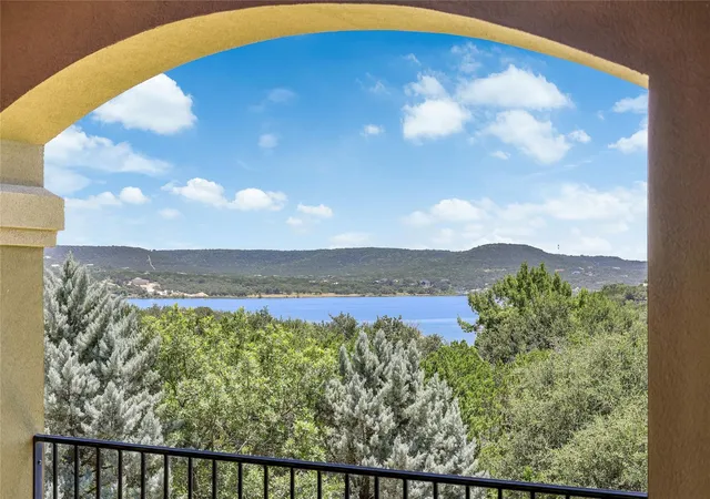 3rd image of 17408 Regatta View Dr, Jonestown, TX 78645 | MLS# 7661813