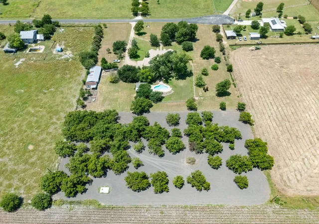 Photo 4 of Single family home for sale at 280 Windy Ln, Taylor, TX 76574 | MLS# 2352011 | Listing updated on 2026-09-25