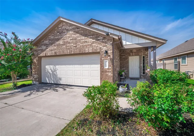 1st image of 109 Lambert St, Leander, TX 78641 | MLS# 4405303