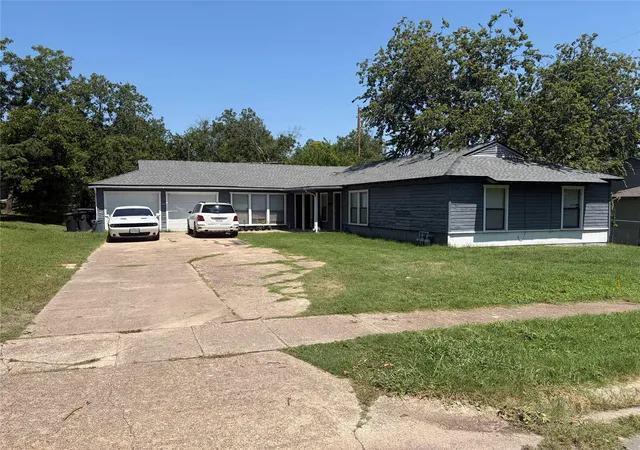 Photo 1 of Multi family home for sale at 813 Estelle Ave, Killeen, TX 76541 | MLS# 8117021 | Listing updated on 2026-08-05