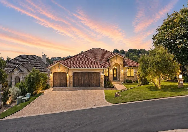 1st image of 107 Long Mountain Dr, Horseshoe Bay, TX 78657 | MLS# 5104059