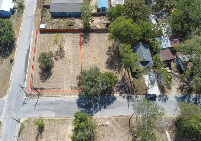 Photo 2 of Land for sale at 1602 Cummings St, Luling, TX 78648 | MLS# 1170873 | Listing updated on 2026-09-28