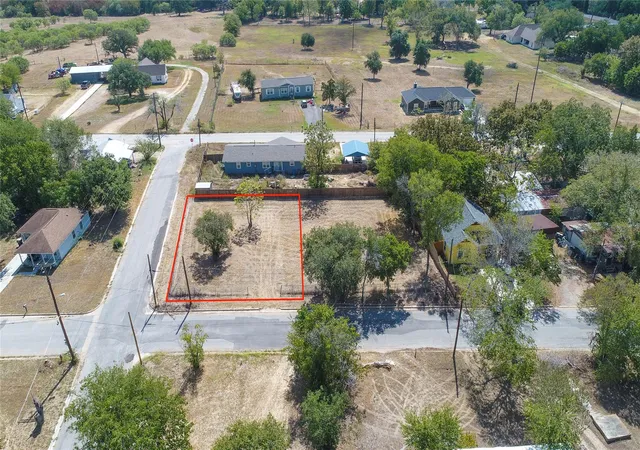 Photo 3 of Land for sale at 1602 Cummings St, Luling, TX 78648 | MLS# 1170873 | Listing updated on 2026-09-28