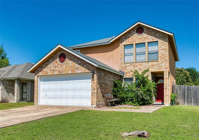 Photo 3 of Single family home for sale at 1347 Lakeside Loop, Round Rock, TX 78665 | MLS# 6198619 | Listing updated on 2026-08-21