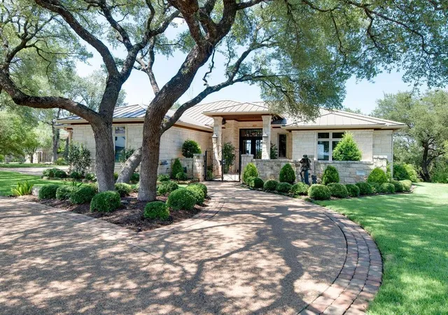 Photo 2 of Single family home for sale at 202 Hidden Hills Cv, Spicewood, TX 78669 | MLS# 5323005 | Listing updated on 2026-10-29