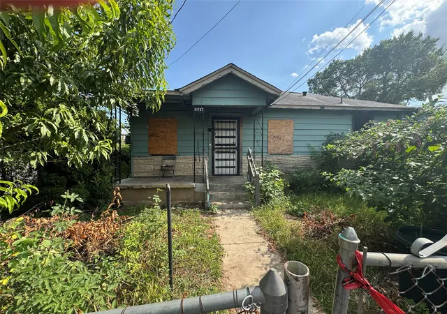 1st image of 2717 E 2nd St, Austin, TX 78702 | MLS# 5953799