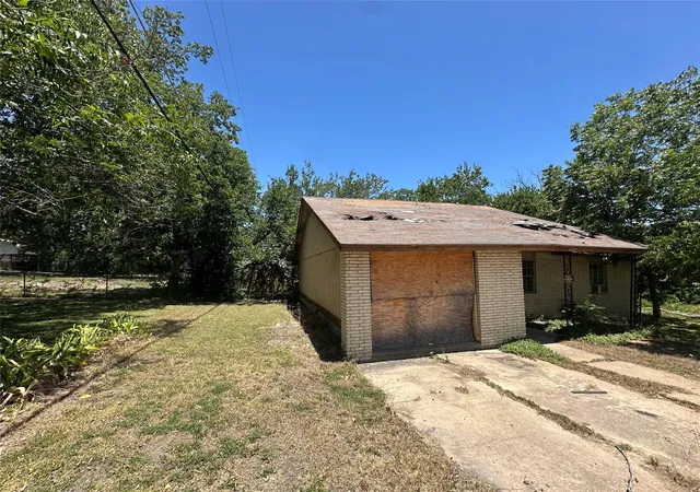 Photo 2 of Single family home for sale at 506 Forest Ct, Taylor, TX 76574 | MLS# 6977464 | Listing updated on 2026-07-29