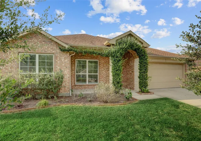 Photo 4 of Single family home for sale at 503 County Rd 5138, Cleveland, TX 77327 | MLS# 8829136 | Listing updated on 2026-07-25